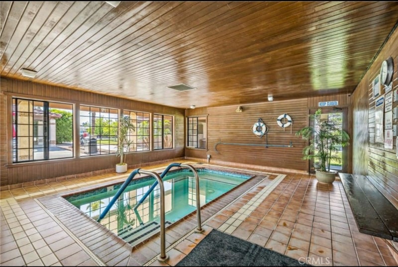 Building Photo - 966 Acorn Dr