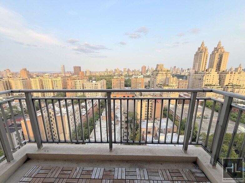 Building Photo - 1 bed 1 bath with dinning area , Washer and dryer - WEST 93 STREET