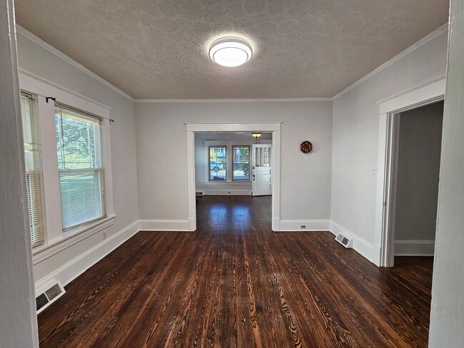 Building Photo - 920 N Church St