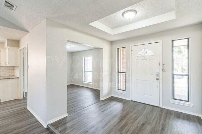 Building Photo - 2804 Red River St