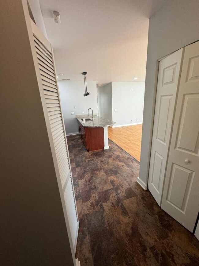 Building Photo - 2257 W Lake St