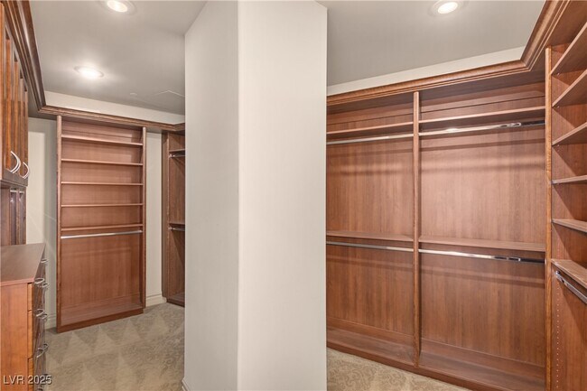 Building Photo - 9101 Alta Dr