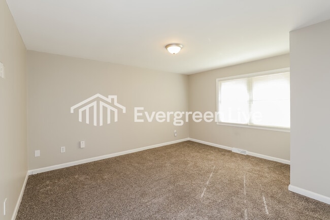 Building Photo - 4719 NW Fisk Ave