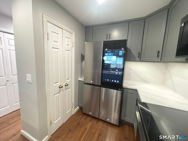 Building Photo - 31 Willow Springs