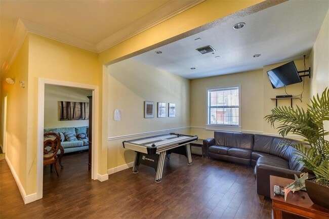 Building Photo - 2220 Chianti Pl