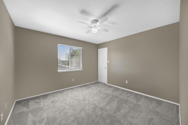 Building Photo - 8404 Tyhurst Dr
