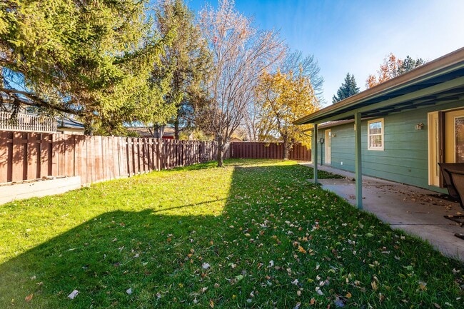 Building Photo - Heart of Eagle 4 Bed 2 Bath Home