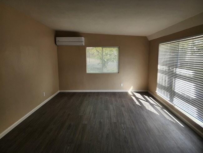 Building Photo - 696 Garfield Ave