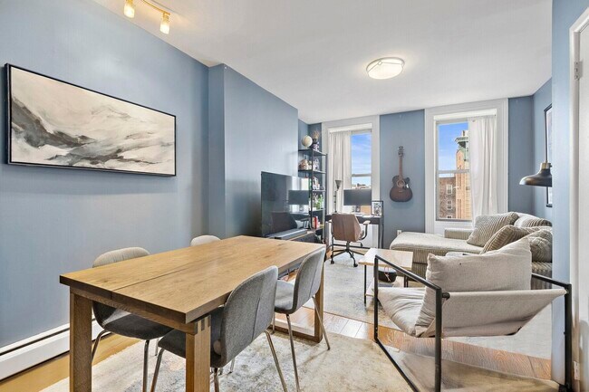 Building Photo - 935 Park Ave