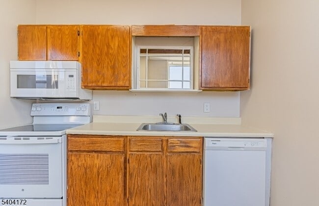 Building Photo - 110 Cornelia St