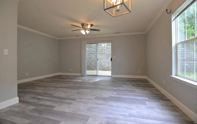 Building Photo - 5339 Lakewood Terrace