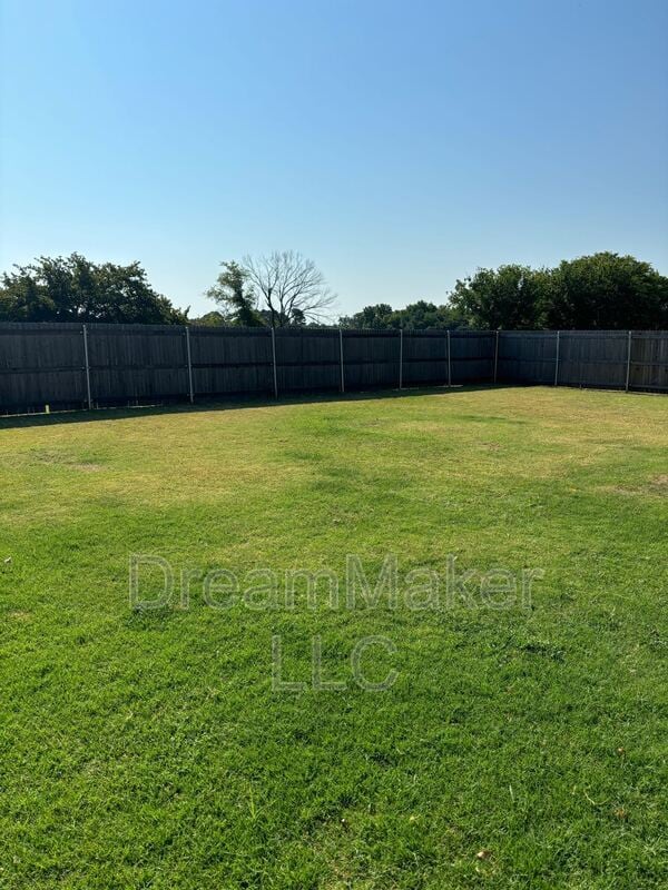 Building Photo - 5225 Red Maple Ave