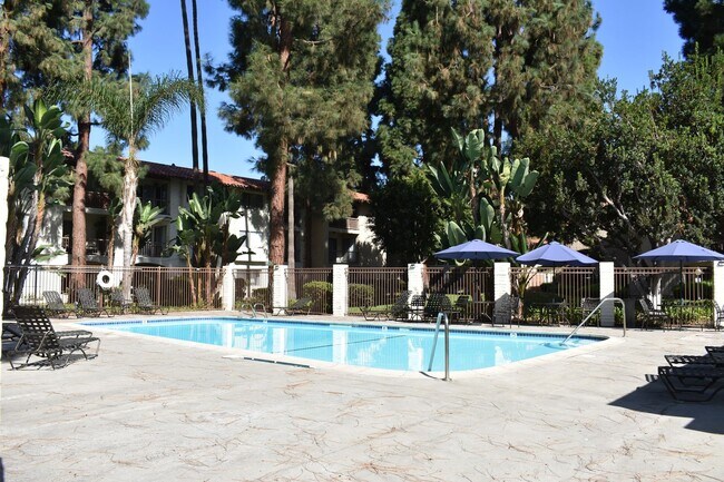 Building Photo - 10767 San Diego Mission Rd