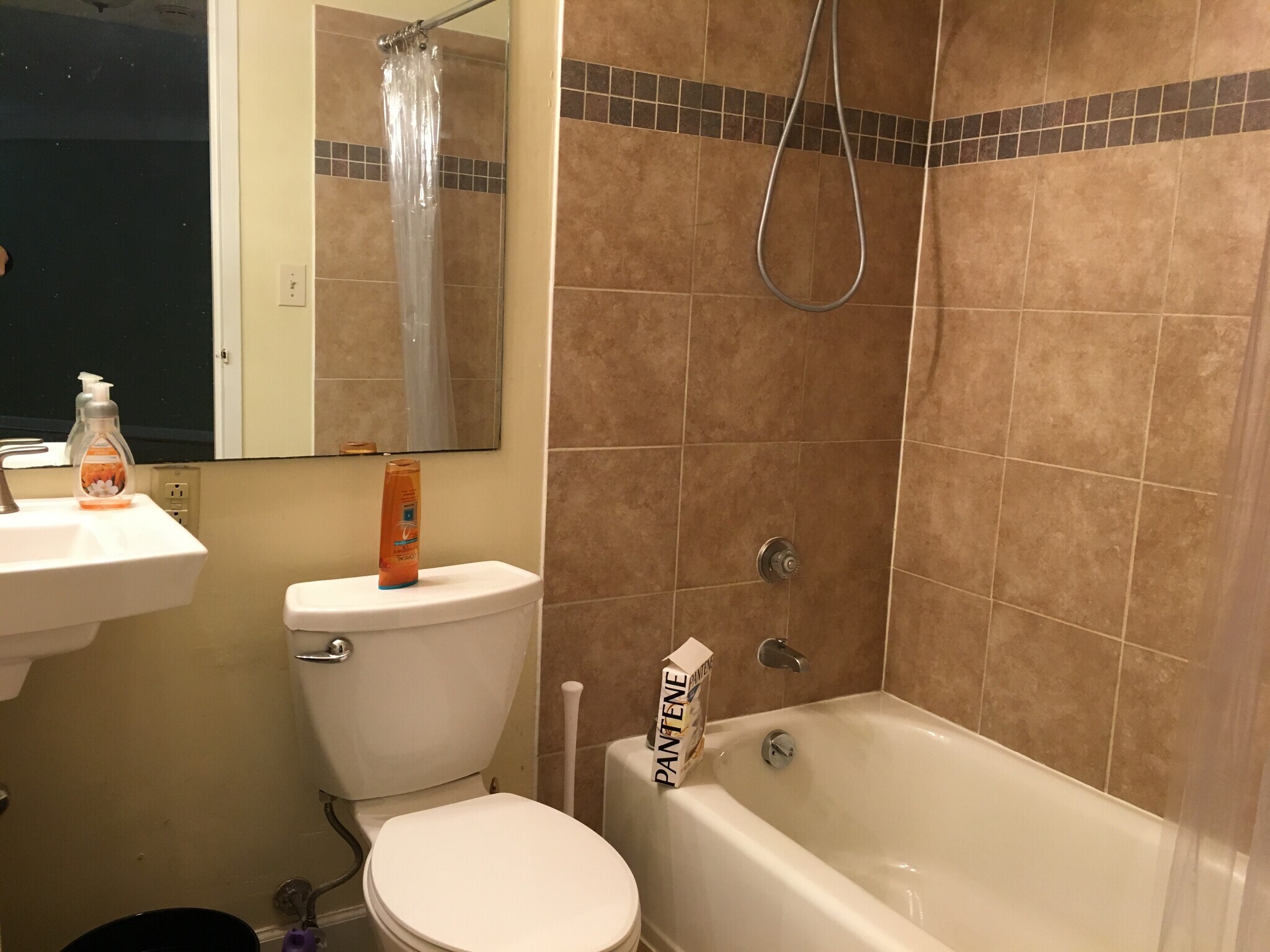 bathroom - 1501 Clairmont Rd