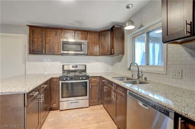 Building Photo - 4044 Pepe Cir