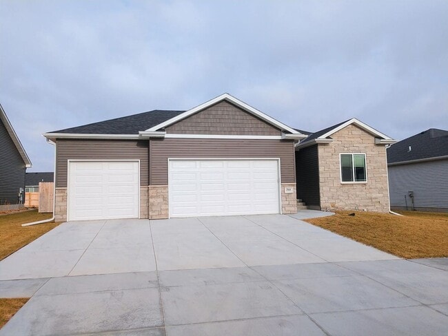 Building Photo - Beautiful Single Family Rental Home