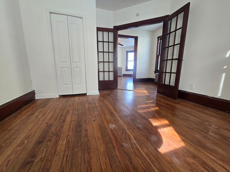 Building Photo - 146 Analomink St