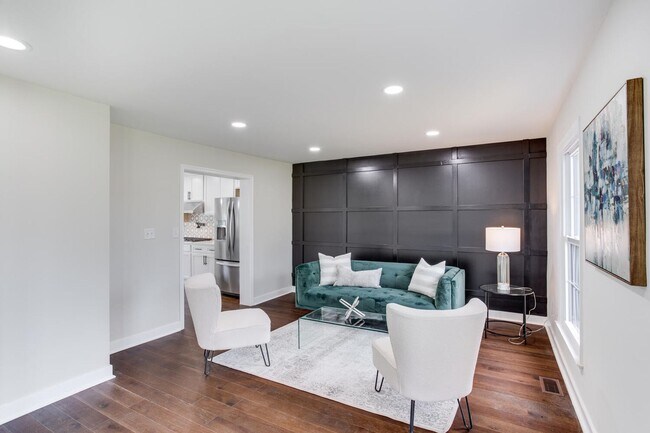 Building Photo - Fabulously Renovated 4 Bedroom, 3.5 Bathroom Home In Close in Potomac!!