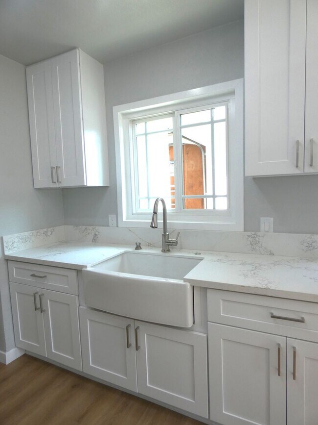 Building Photo - *Available NOW  in Whittier!*