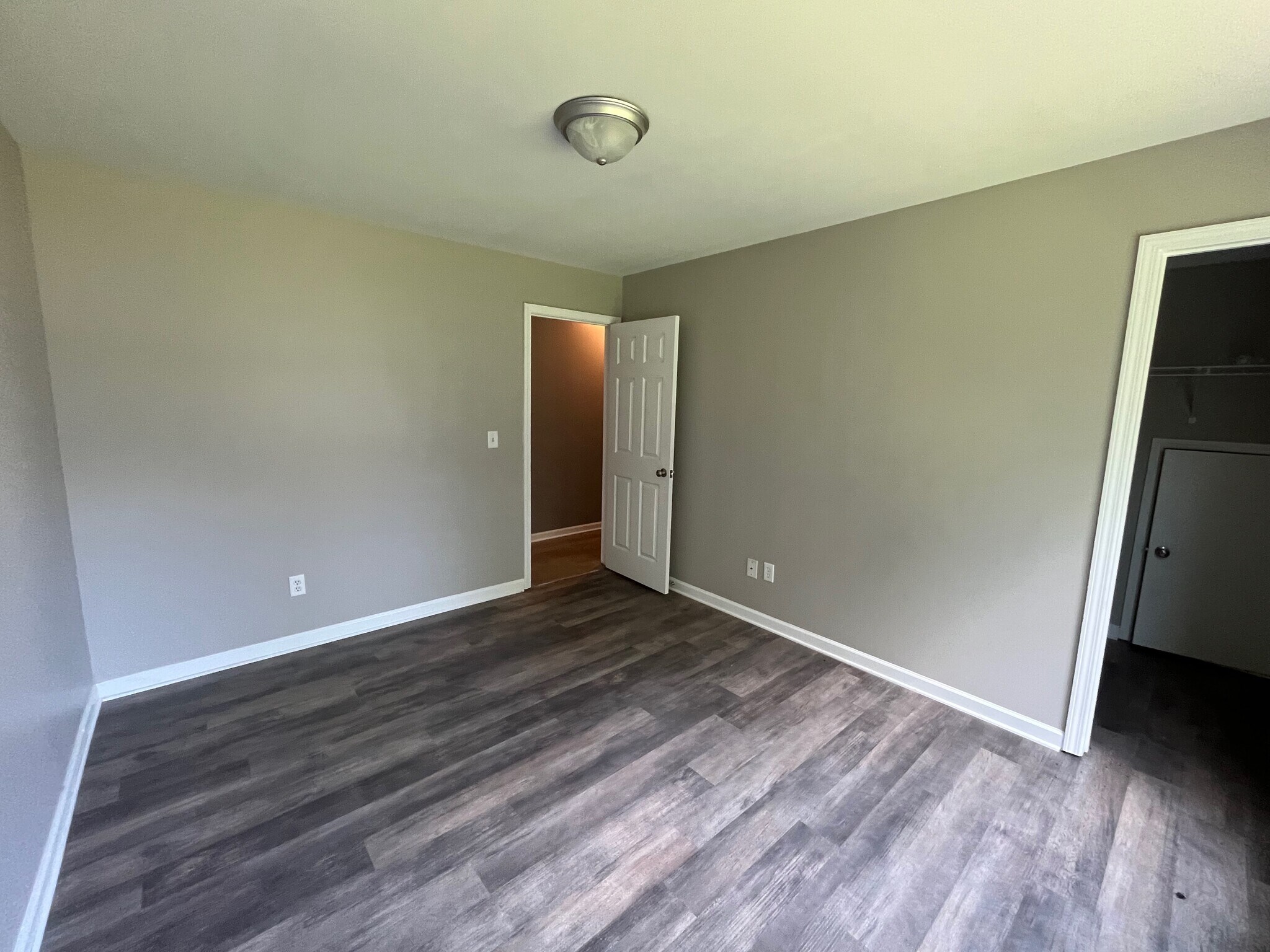 Building Photo - 2194 Vesta Ave NW