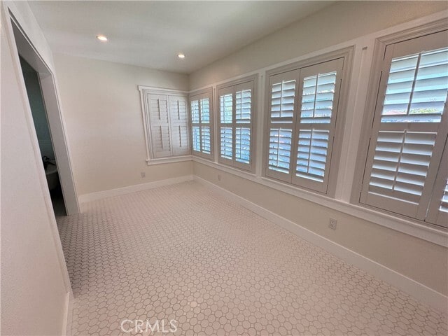 Building Photo - 2716 S La Salle Ave