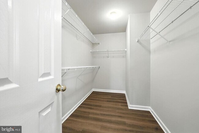 Building Photo - 4705 Manor Dr