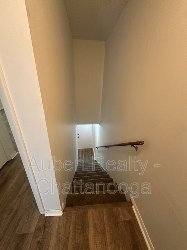 Building Photo - 505 Mountain Ridge Rd