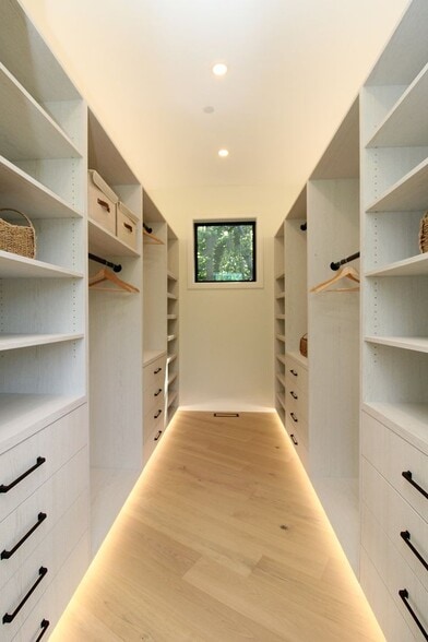 Building Photo - 6233 SW Hamilton Way