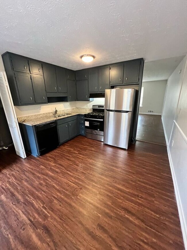 Building Photo - NOW READY!!! 2 bedroom 1 bath in SNELLVILLE!