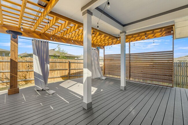 Building Photo - Modern comfort meets Austin flavor, 3-bed gem in Northeast ATX!