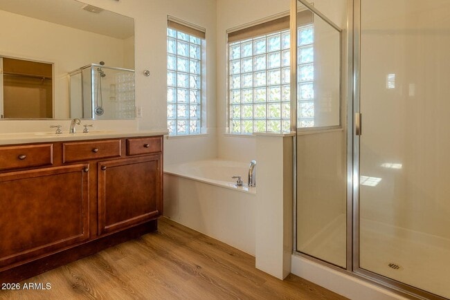 Building Photo - 2051 E Carla Vista Dr