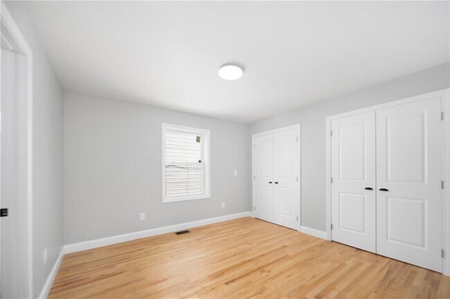 Building Photo - 28 Grosvenor Ave