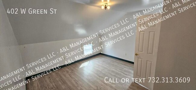 Building Photo - 402 W Green St