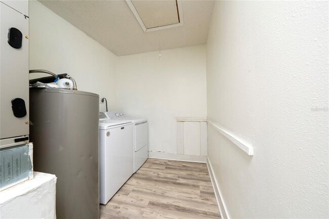 Building Photo - 566 Sunridge Woods Blvd