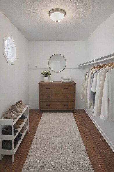 Building Photo - 265 Stevens St W