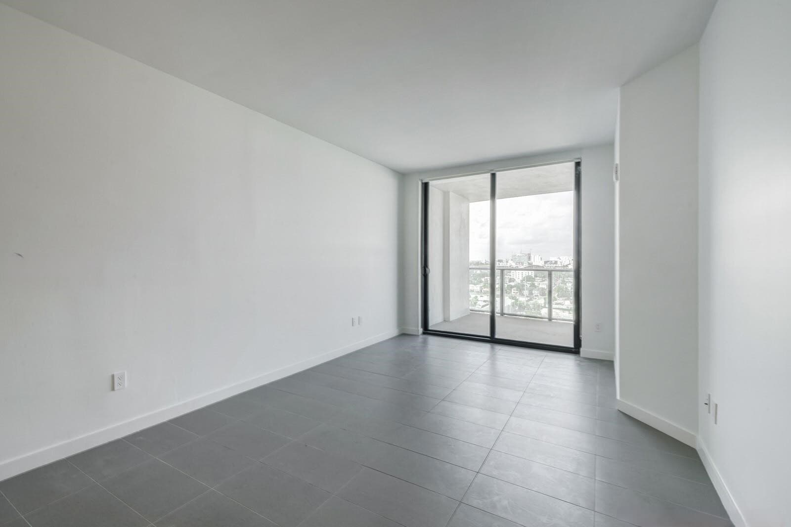 Building Photo - 1600 NE 1st Ave