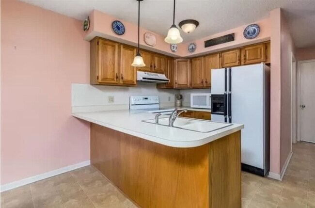 Building Photo - 15411 E 48th Terrace