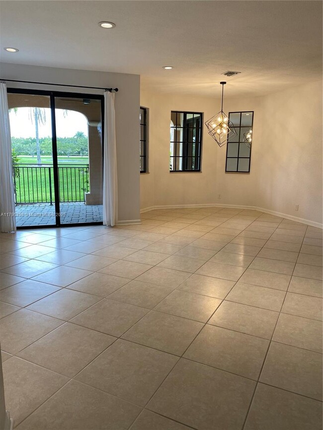 Building Photo - 2697 Center Ct Dr