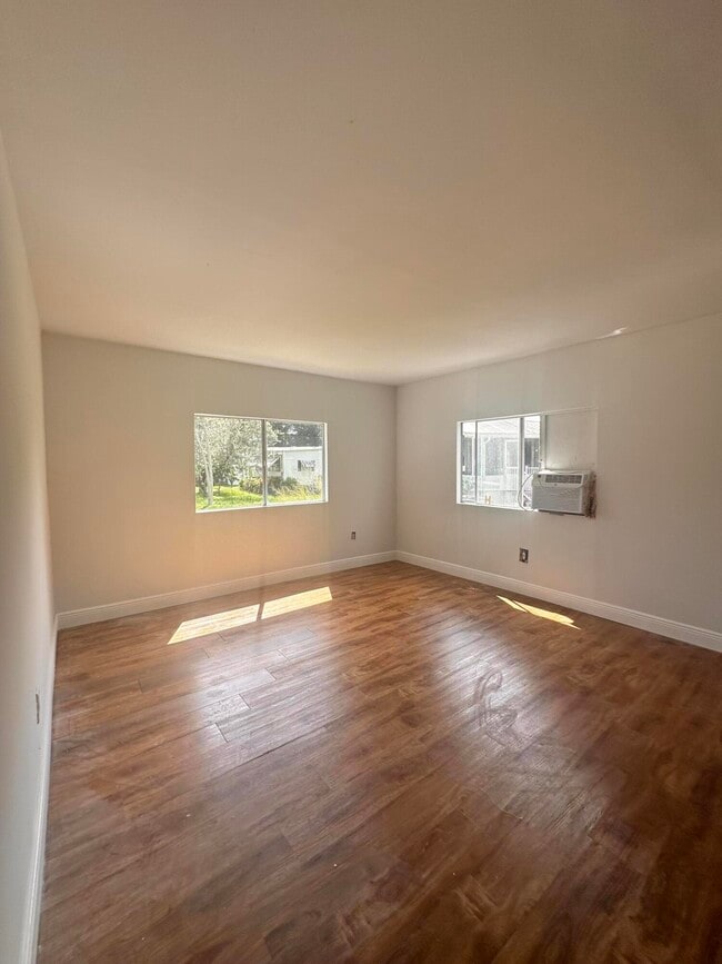 Building Photo - 11898 Cove Pl