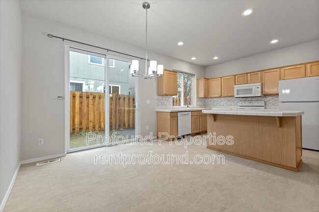 Building Photo - 17634 SW September Ln