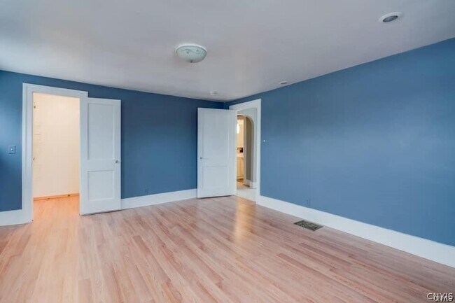 Building Photo - 637 Coffeen St