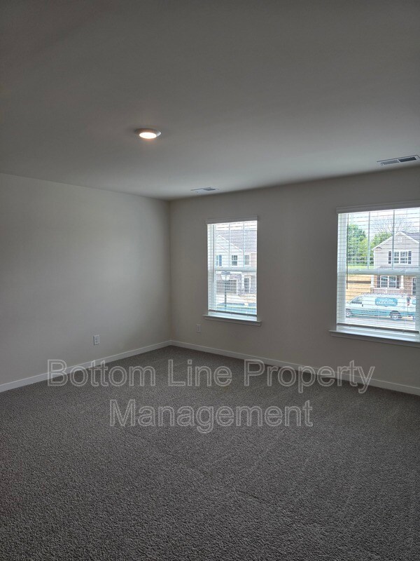 Building Photo - 549 Blackpool Ct