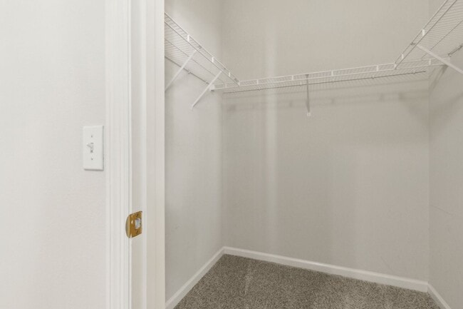 Building Photo - VICTORIA PARK TOWNHOUSE DEED RESTRICTED AR...