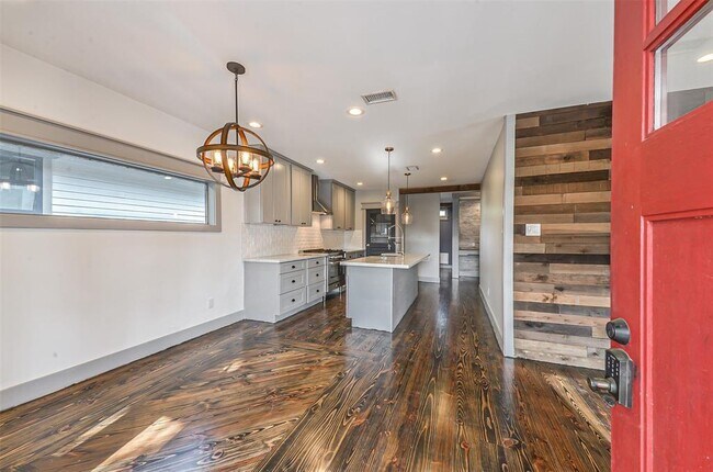 Building Photo - 1306 Tabor St