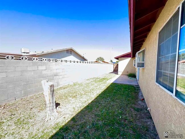 Building Photo - 2078 S 46th Dr