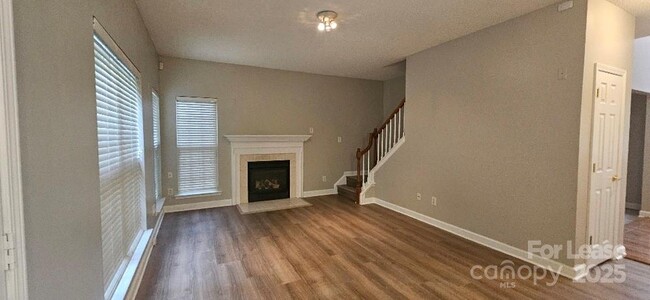 Building Photo - 12217 Westbury Glen Ct