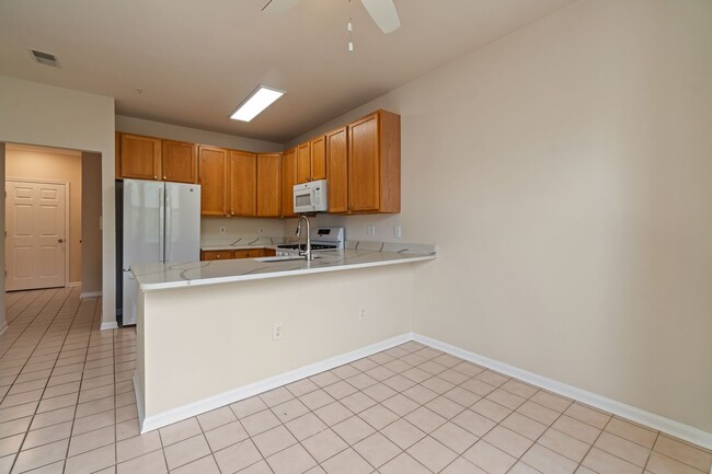 Building Photo - 3 bedroom CONDO in Annapolis.