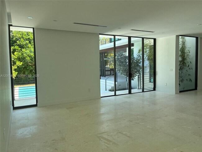 Building Photo - 253 W Enid Dr