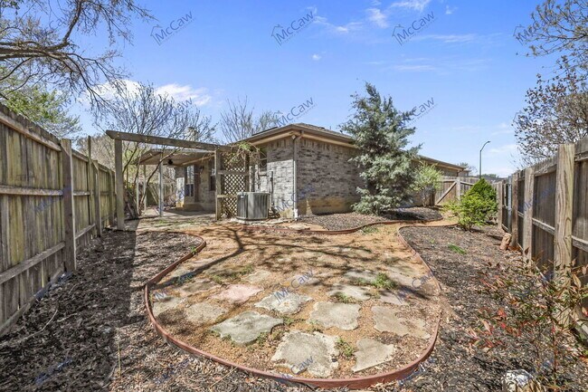 Building Photo - 5719 Colebrook Trail
