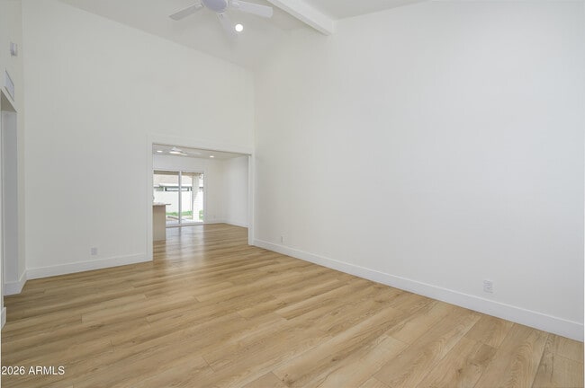 Building Photo - 1132 W Laguna Azul Ave